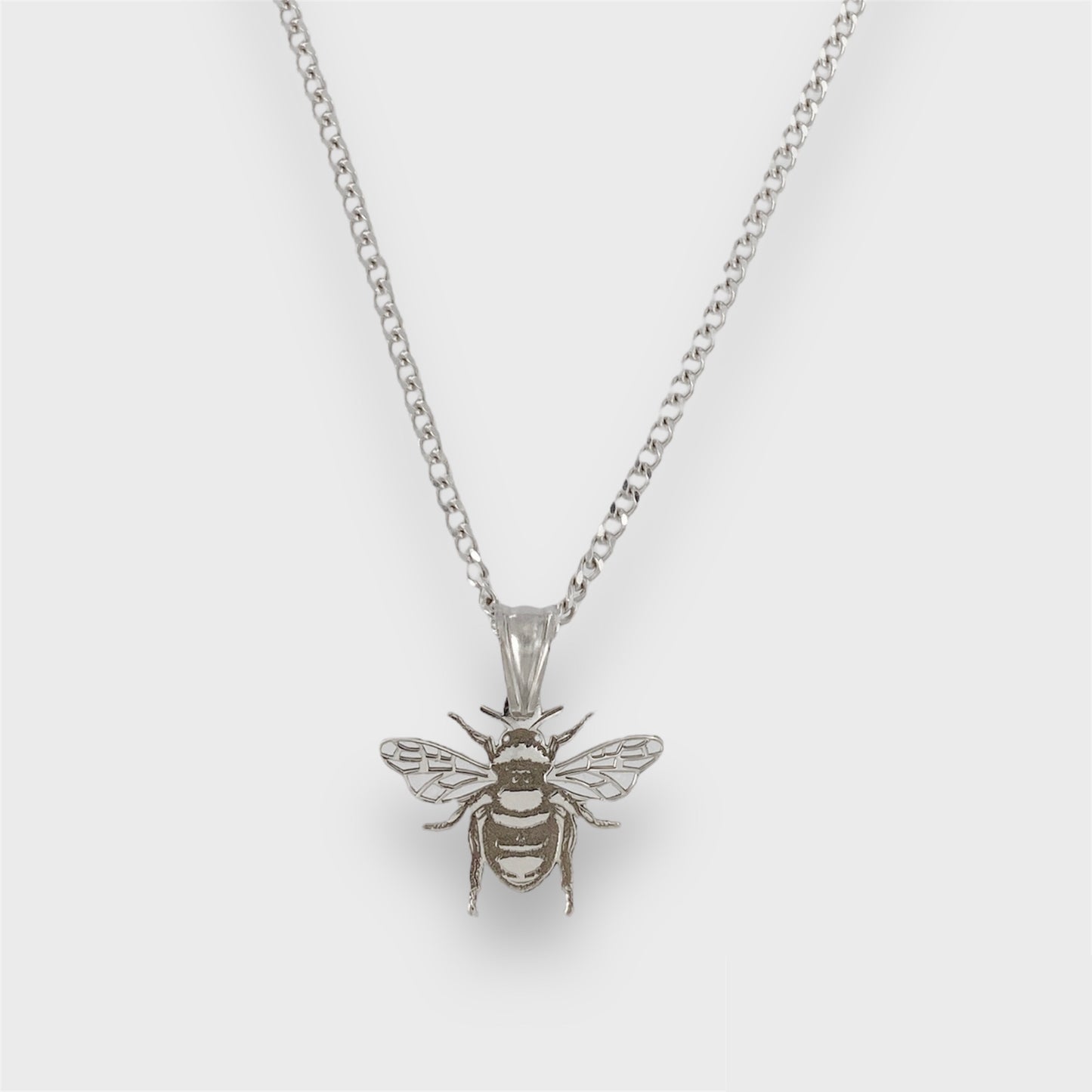 BEE PENDENT