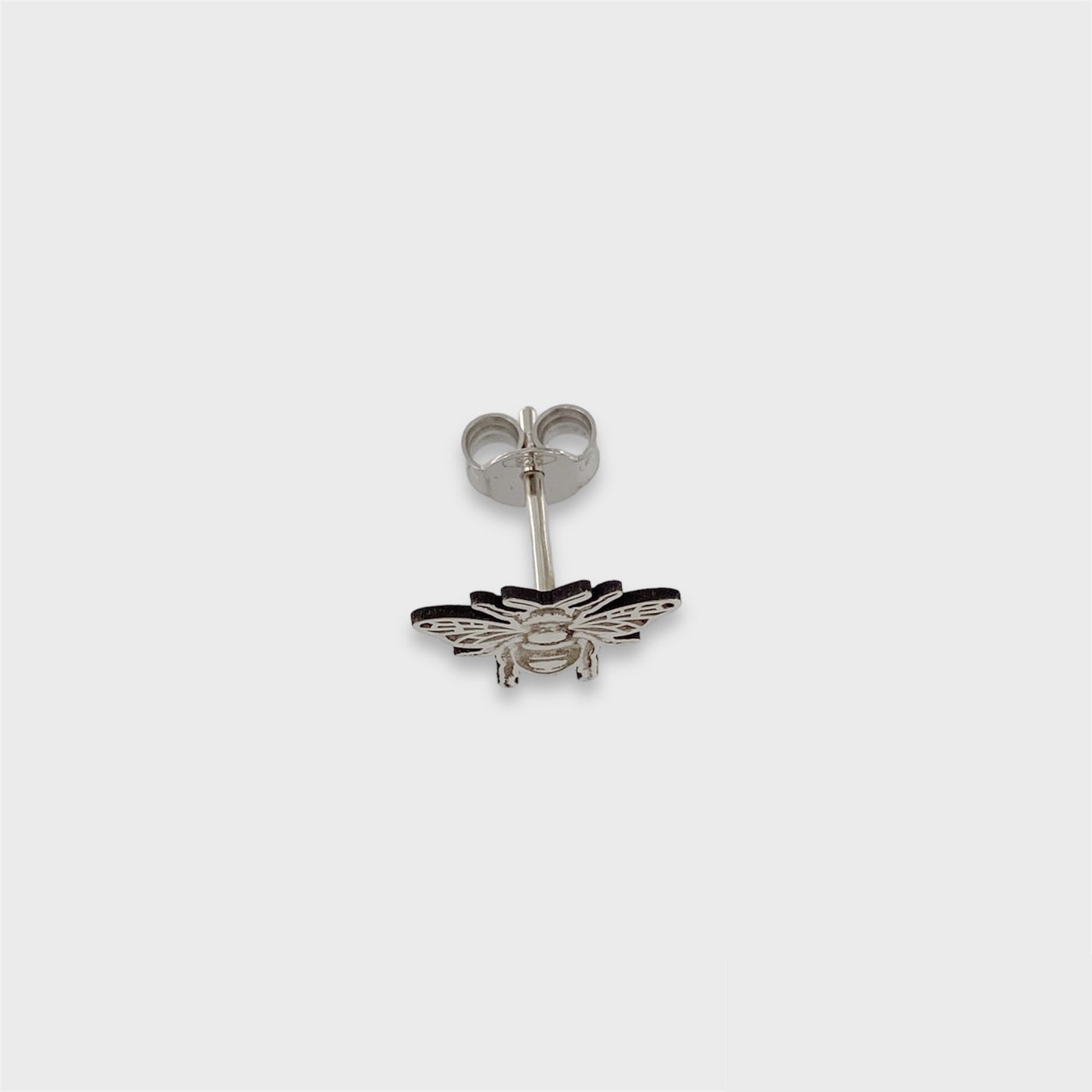 BEE EARING LOBO