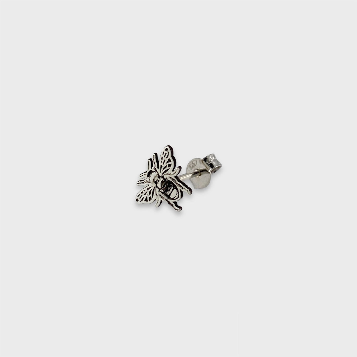 BEE EARING LOBO