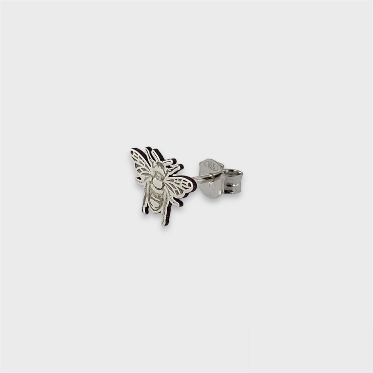 BEE EARING LOBO