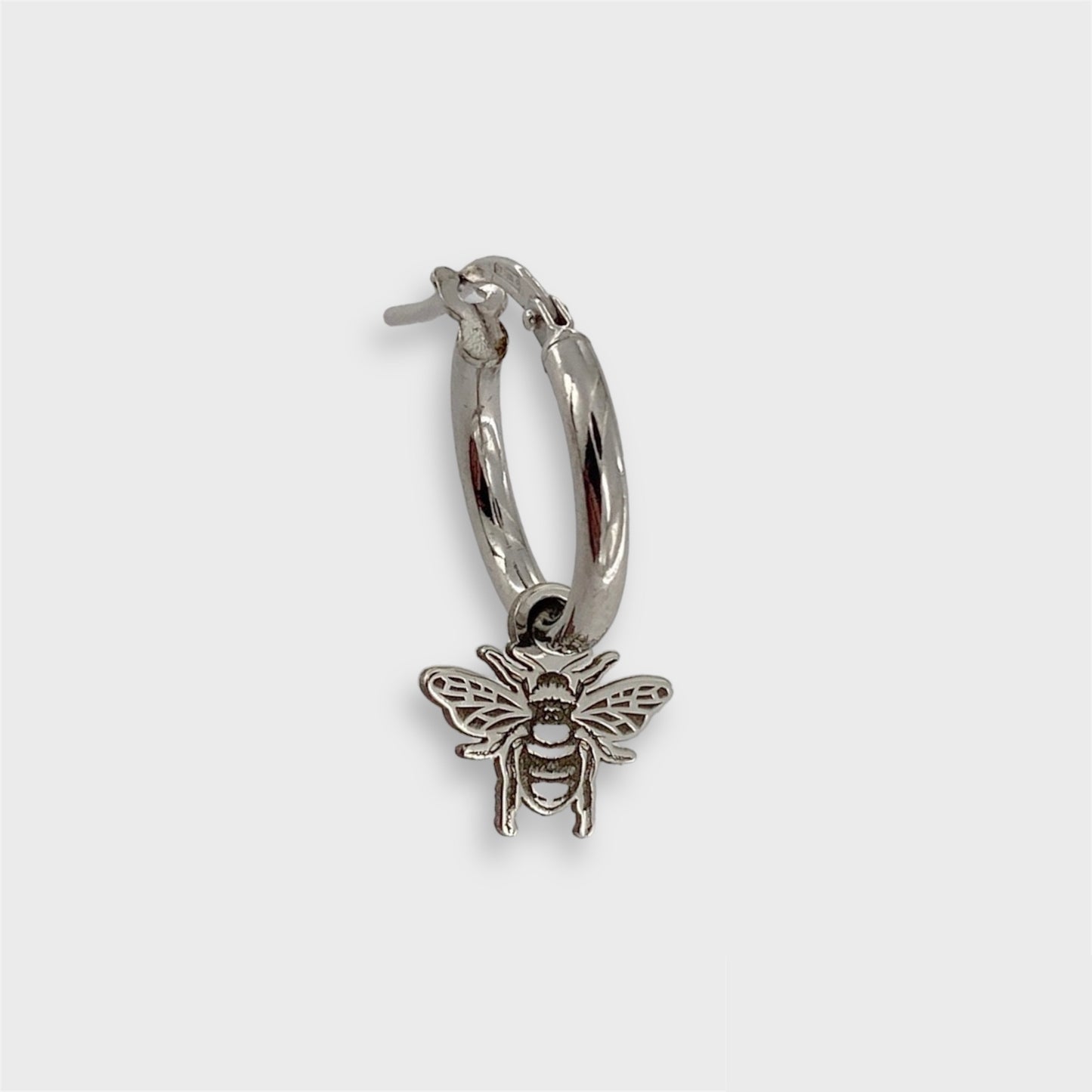 BEE EARING
