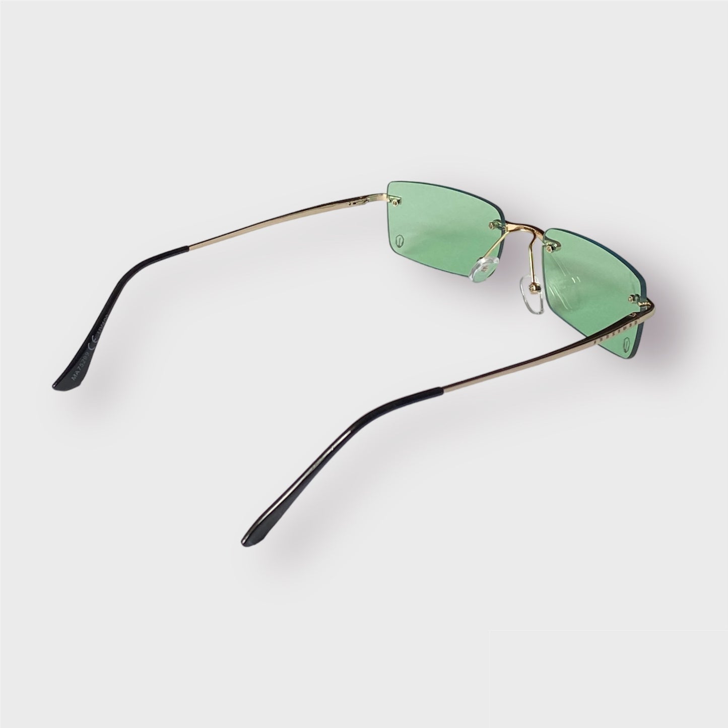 GREEN SUNGLASS